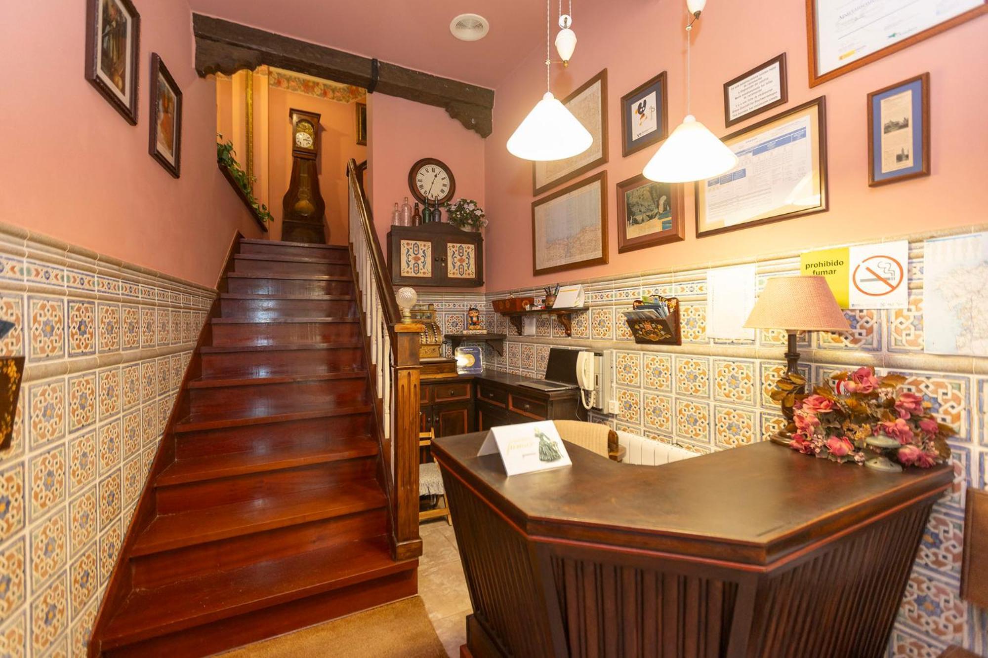 Escuder Apartamentos Turisticos Ribadeo Dış mekan fotoğraf